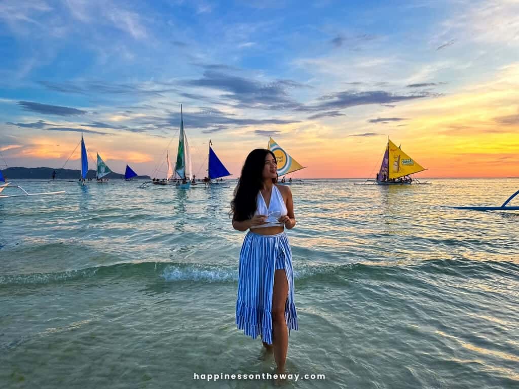 Paraw Boracay - is one of the traditional boats in the Philippines and you can experience it with paraw sailing Boracay