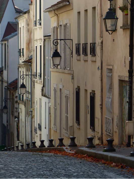 Charming houses with balconies in Butte Aux Cailles.