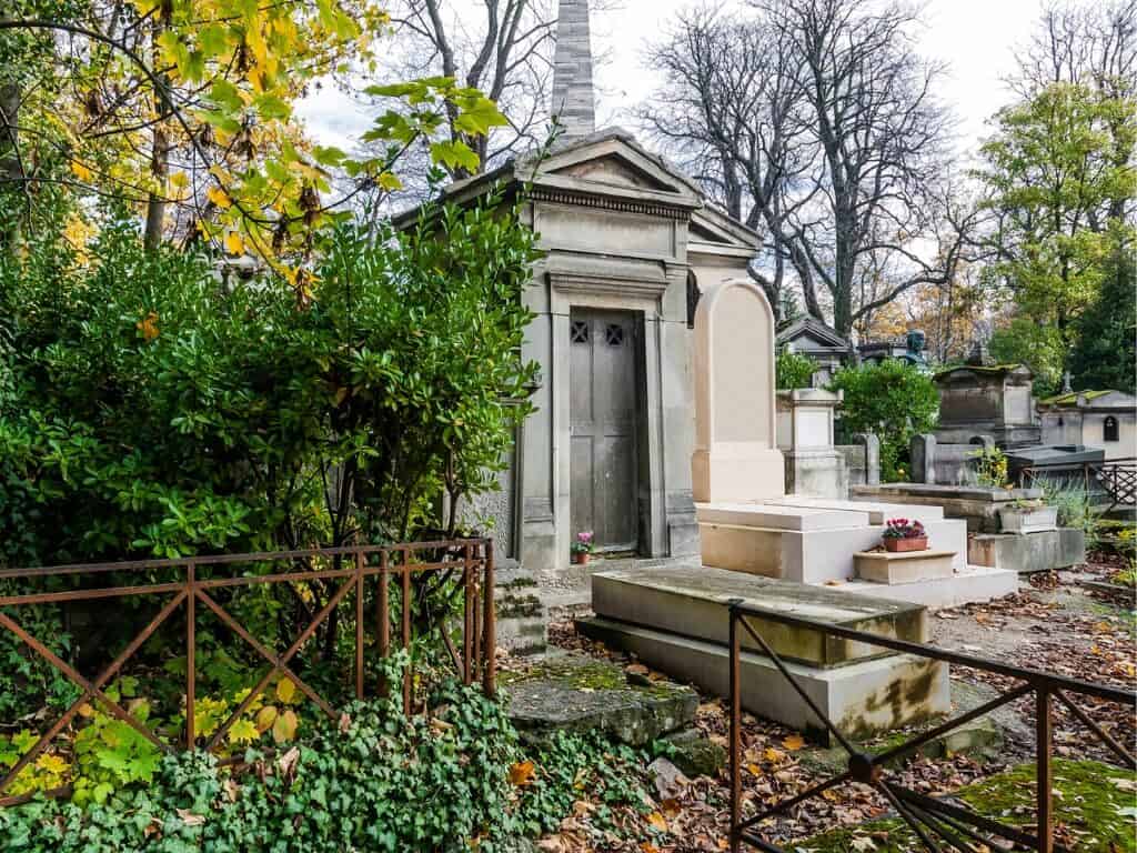 Pere Lachaise Cemetery - Hidden Gems in Paris