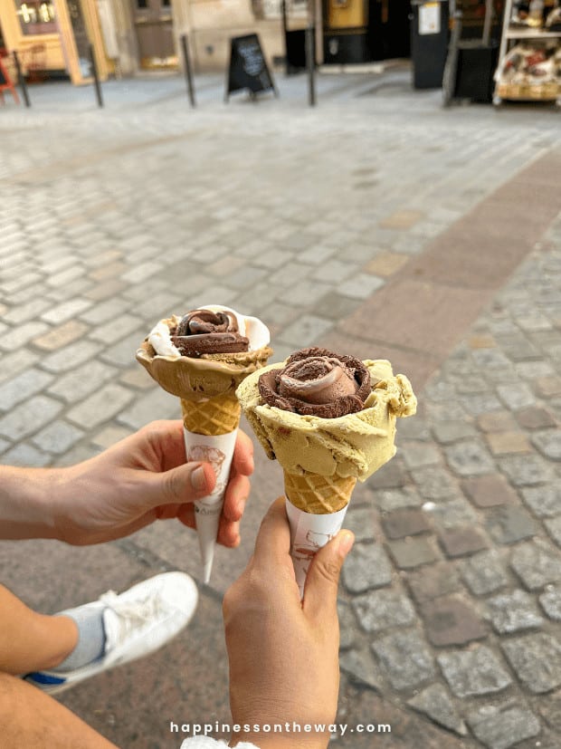 Ice Cream in Amorino, Rue Cler
