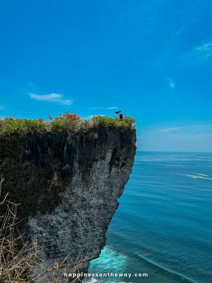 Karang Boma Cliff Photo