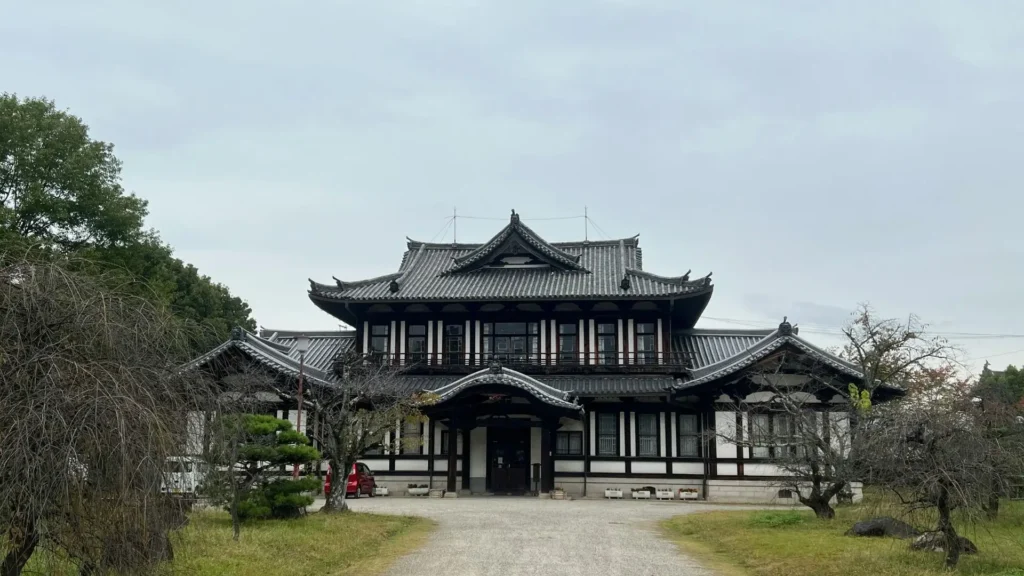 Small town shrine near a kids camp offering Volunteer Opportunities in Japan.