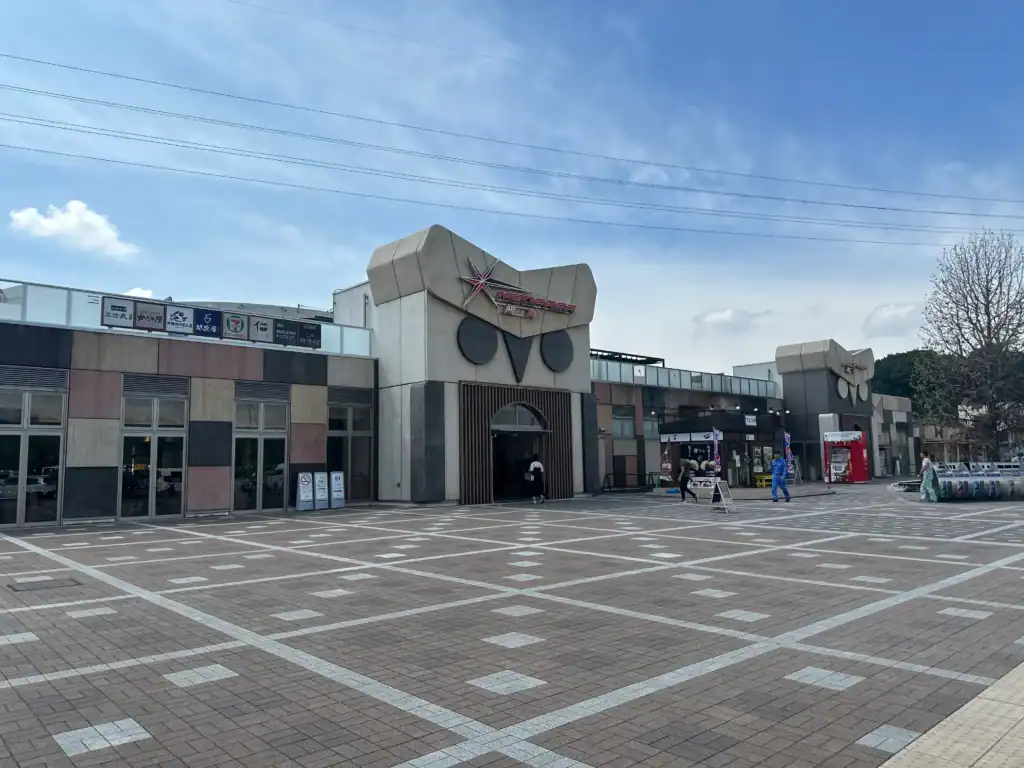 Japanese highway rest stop with convenience stores and food stalls, a common stop when learning how to rent a car in Japan and drive between cities.